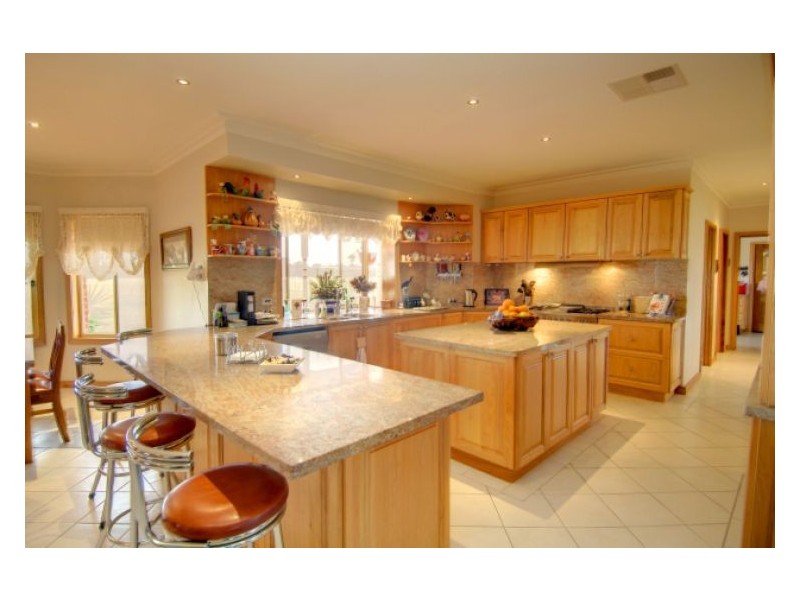 135 Haddon School Road, Haddon VIC 3351