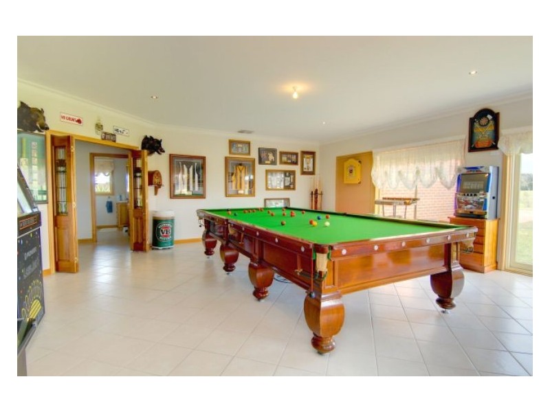 135 Haddon School Road, Haddon VIC 3351