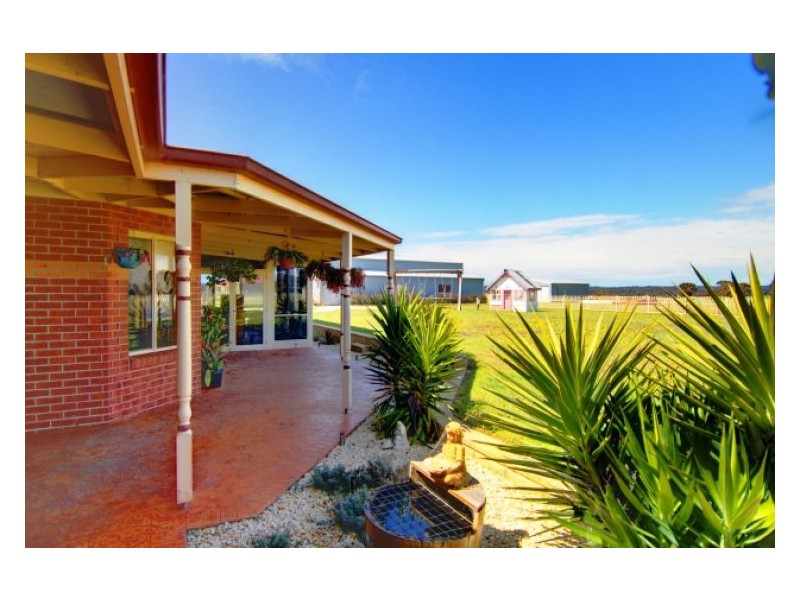 135 Haddon School Road, Haddon VIC 3351