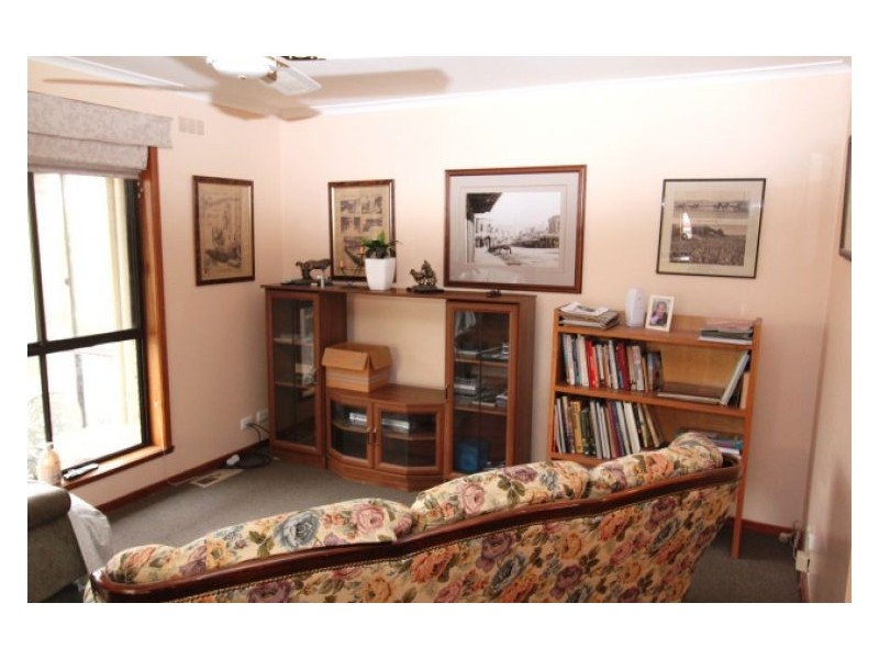 206 Howe Street, Miners Rest VIC 3352