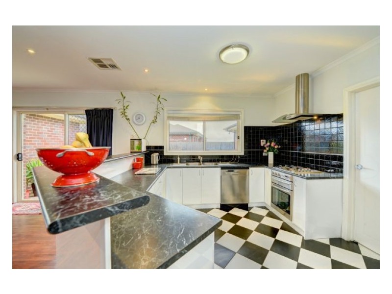 4 Suffolk Court, Alfredton VIC 3350