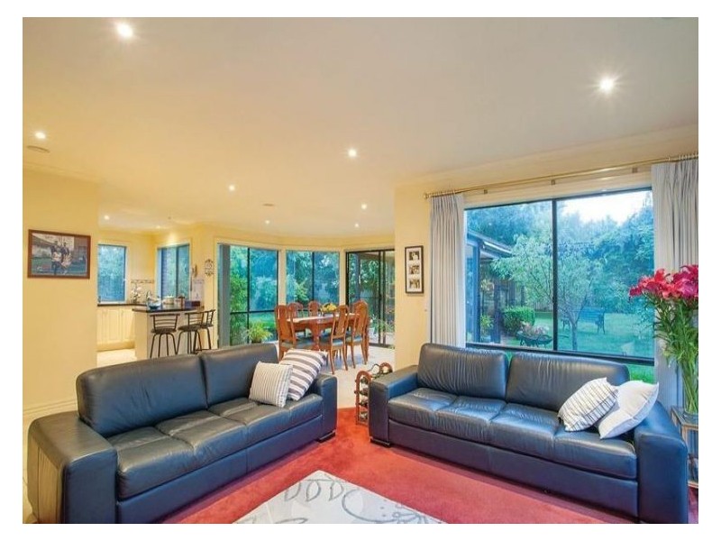 4 Lesley Court, Alfredton VIC 3350