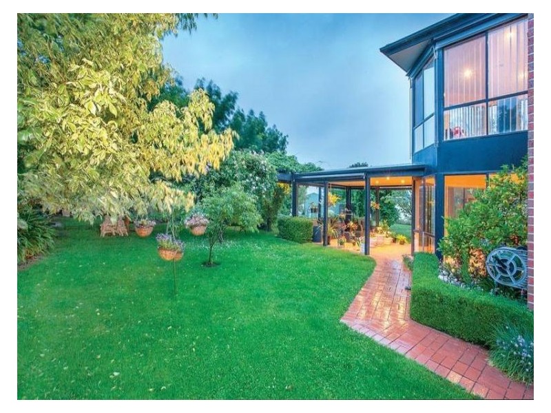 4 Lesley Court, Alfredton VIC 3350