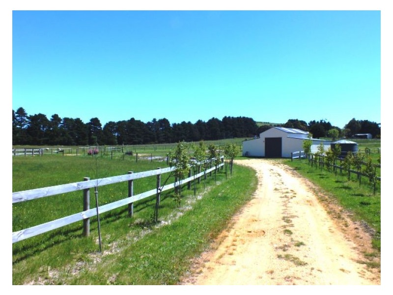 302 Gordon – Mount Egerton Road, Mount Egerton VIC 3352