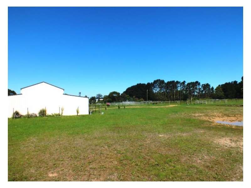 302 Gordon – Mount Egerton Road, Mount Egerton VIC 3352