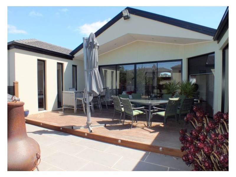 122 Canadian Lakes Boulevard, Canadian VIC 3350