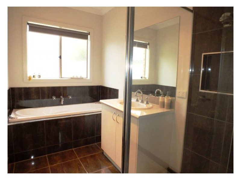 1A Leopold Street, Alfredton VIC 3350