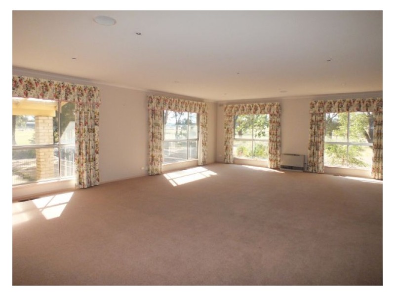 5 Westgate Road, Smythes Creek VIC 3351