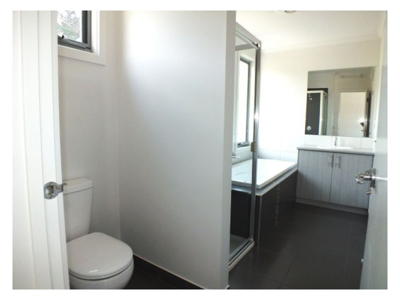 4/430 Main Road, Golden Point VIC 3350