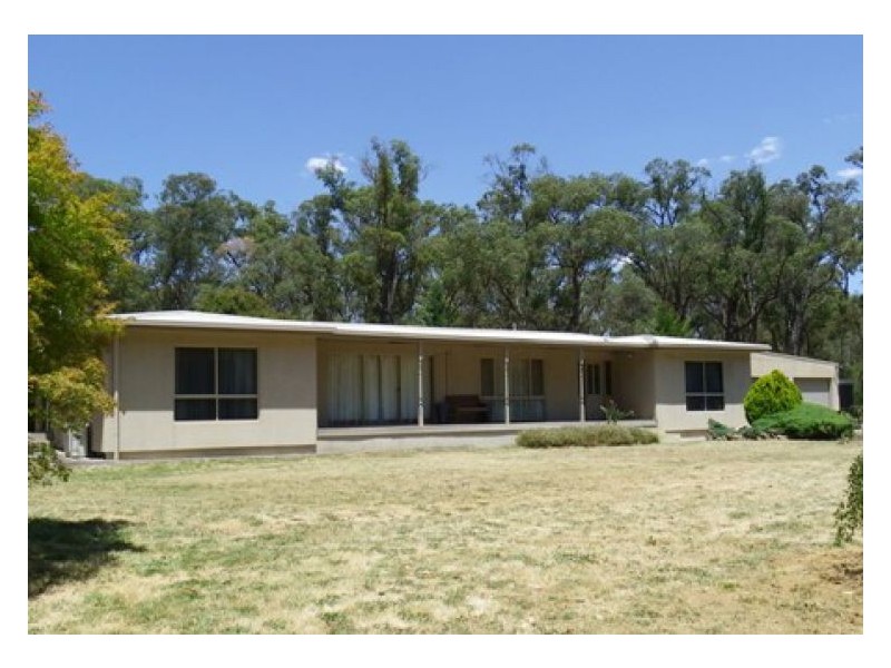 79 Andrew Drive, Haddon VIC 3351