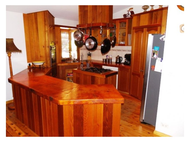 79 Andrew Drive, Haddon VIC 3351