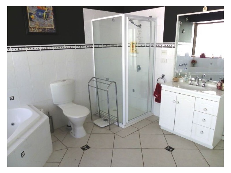 79 Andrew Drive, Haddon VIC 3351