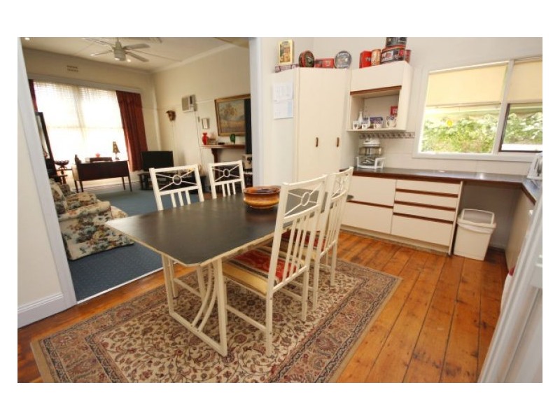 87 Neill Street, Beaufort VIC 3373