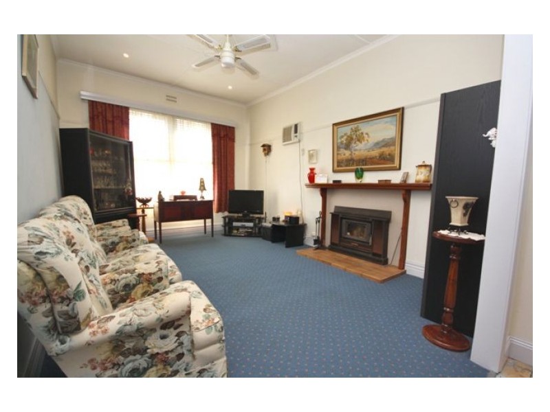 87 Neill Street, Beaufort VIC 3373