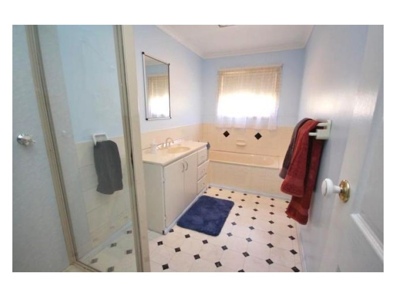 87 Neill Street, Beaufort VIC 3373