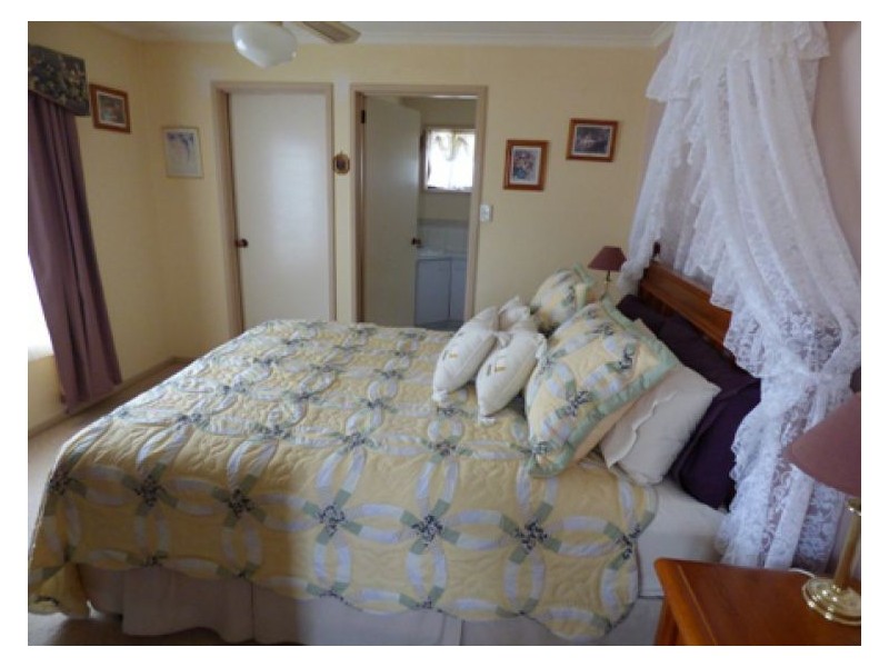 10 McDonald Street, Clunes VIC 3370