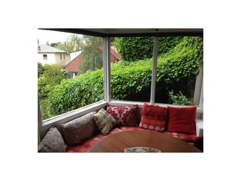 3/2A Nutgrove Avenue, Sandy Bay TAS 7005