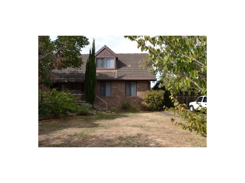 1/2 St Johns Circle, Richmond TAS 7025