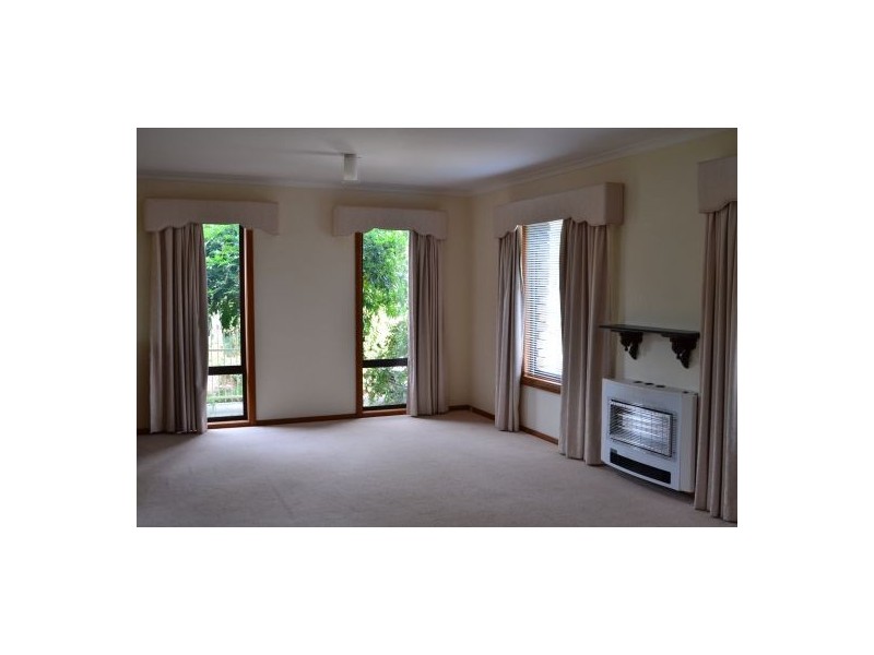 1/2 St Johns Circle, Richmond TAS 7025
