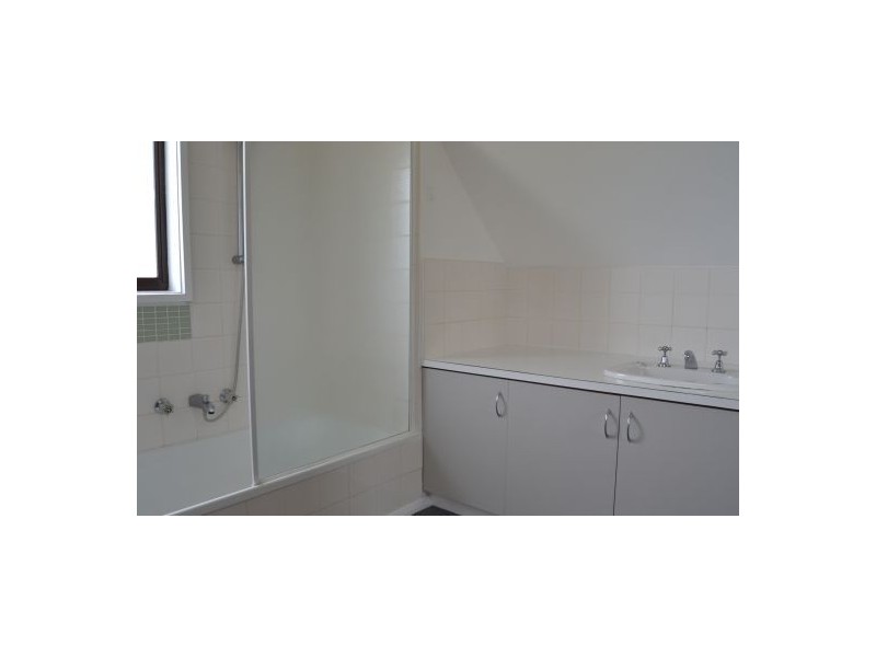 1/2 St Johns Circle, Richmond TAS 7025