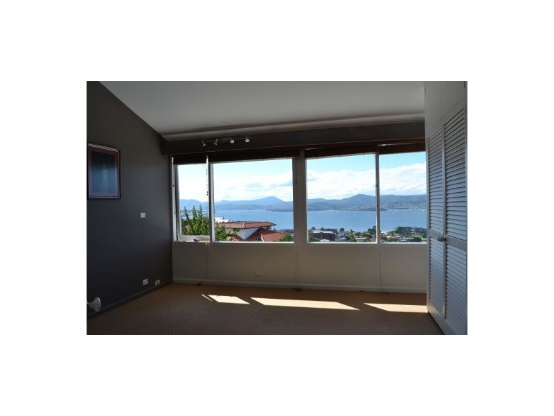 1/455 Churchill Avenue, Sandy Bay TAS 7005