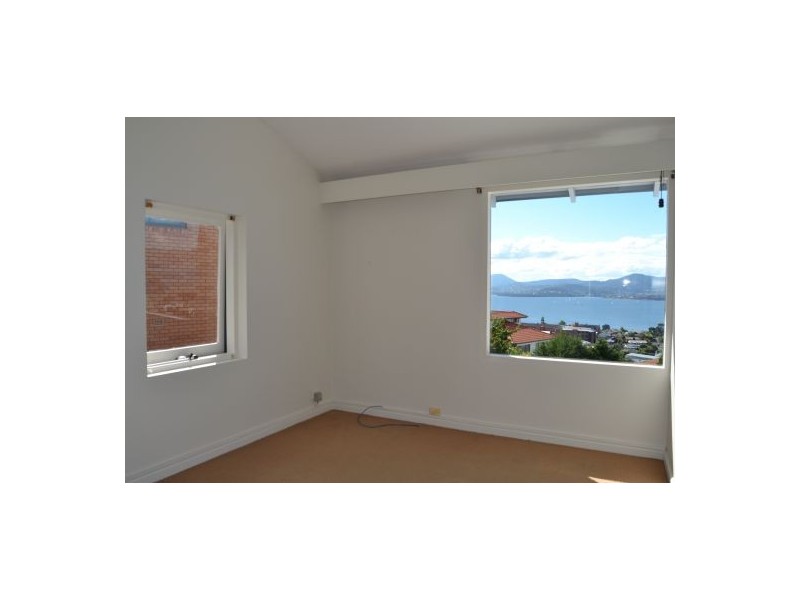 1/455 Churchill Avenue, Sandy Bay TAS 7005