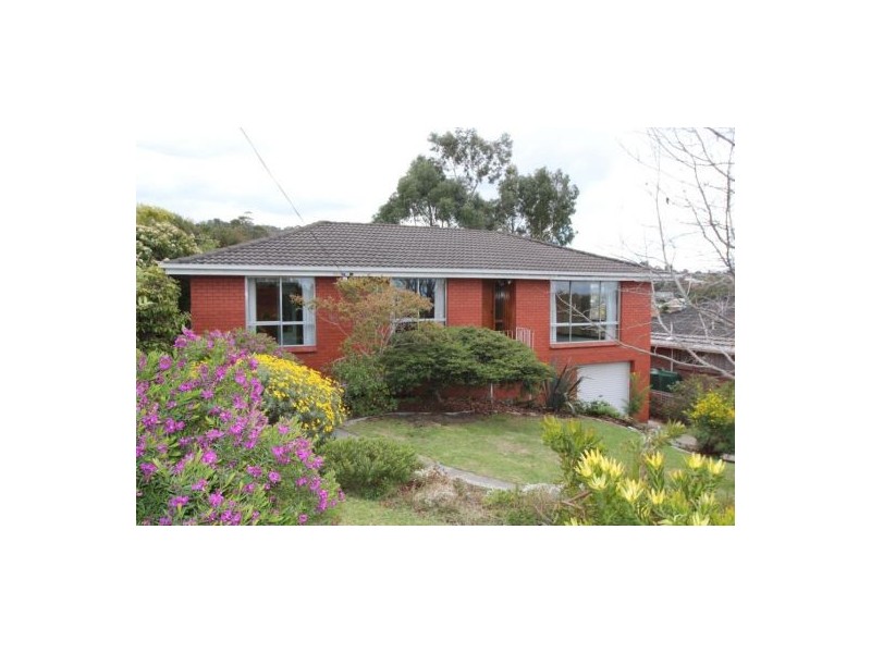 33 Crystal Downs Drive, Blackmans Bay TAS 7052