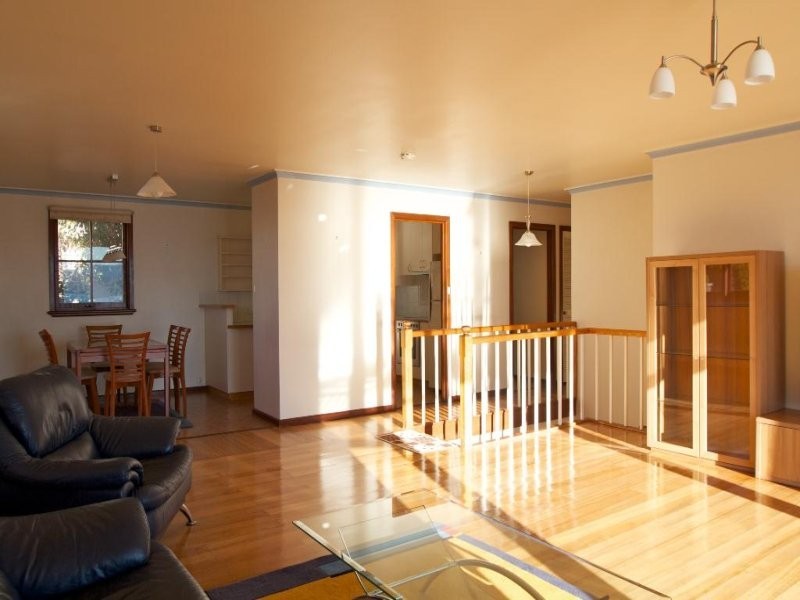 32 Broadwaters Parade, Sandy Bay TAS 7005