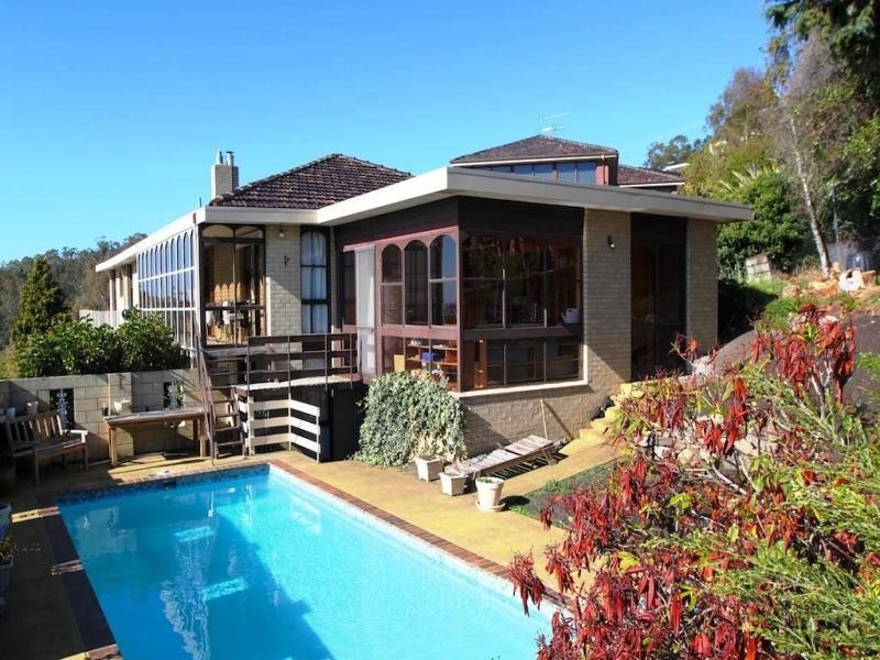 2/3 Broadwaters Parade, Sandy Bay TAS 7005