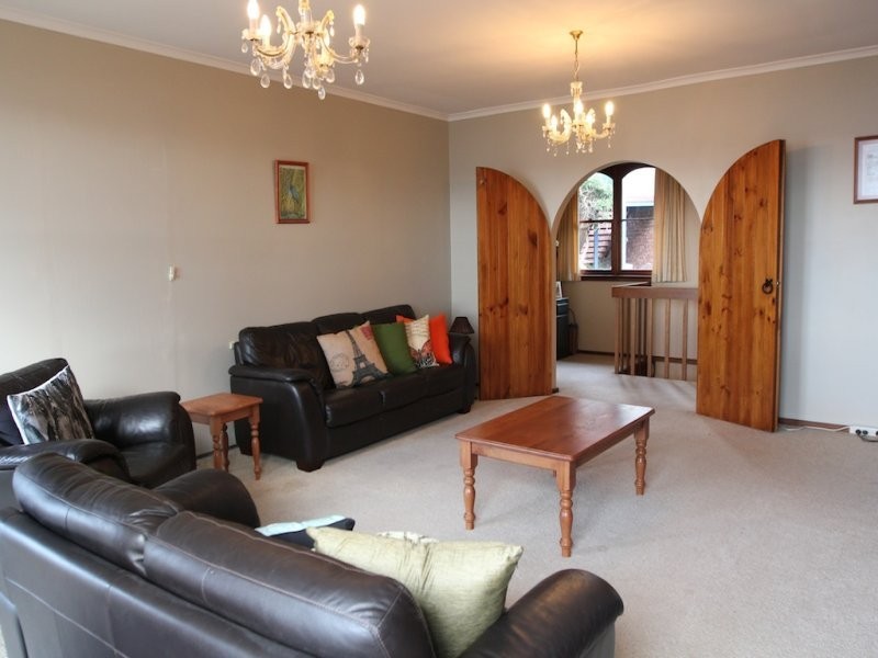 2/3 Broadwaters Parade, Sandy Bay TAS 7005