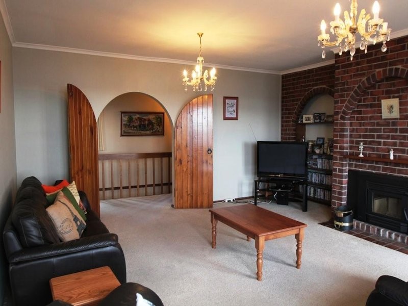 2/3 Broadwaters Parade, Sandy Bay TAS 7005