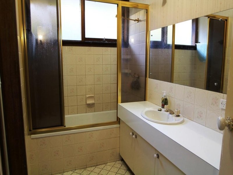 2/3 Broadwaters Parade, Sandy Bay TAS 7005