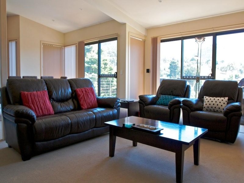 2/30 Shirley Boulevard, Lenah Valley TAS 7008