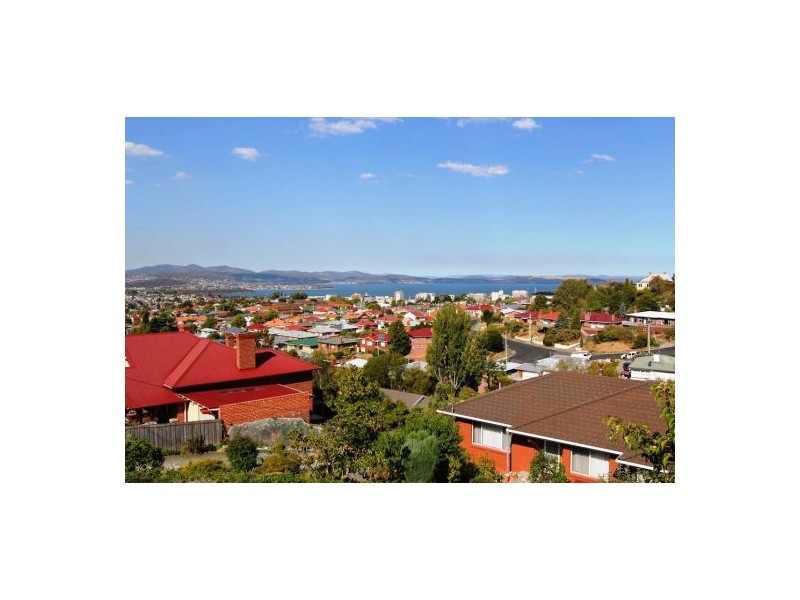 28 Summerhill Road, West Hobart TAS 7000