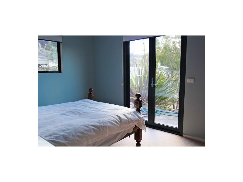 28 Summerhill Road, West Hobart TAS 7000