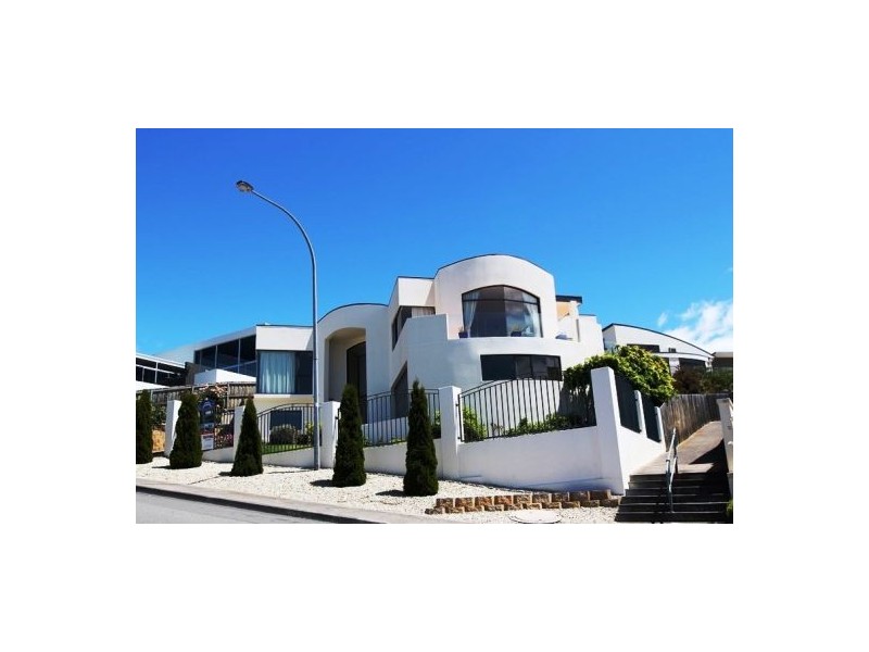 11 Shepherd Street, Sandy Bay TAS 7005