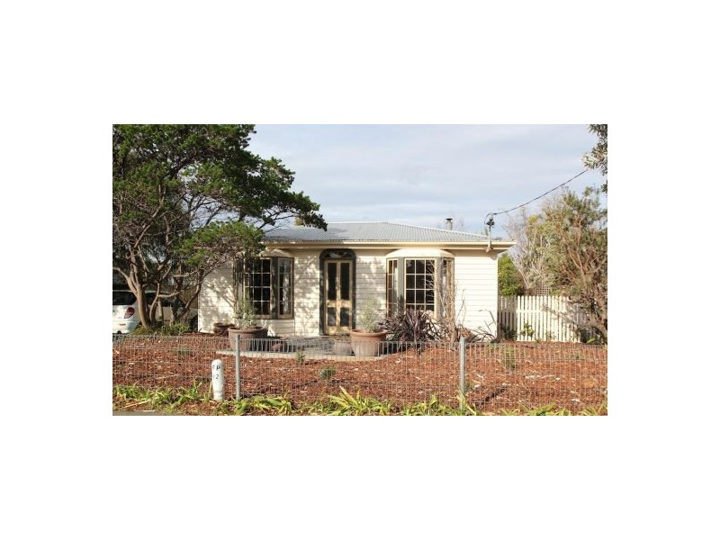 7 South Terrace, Lauderdale TAS 7021