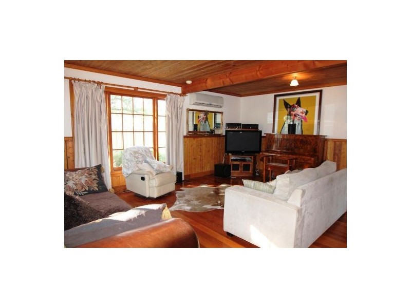 7 South Terrace, Lauderdale TAS 7021