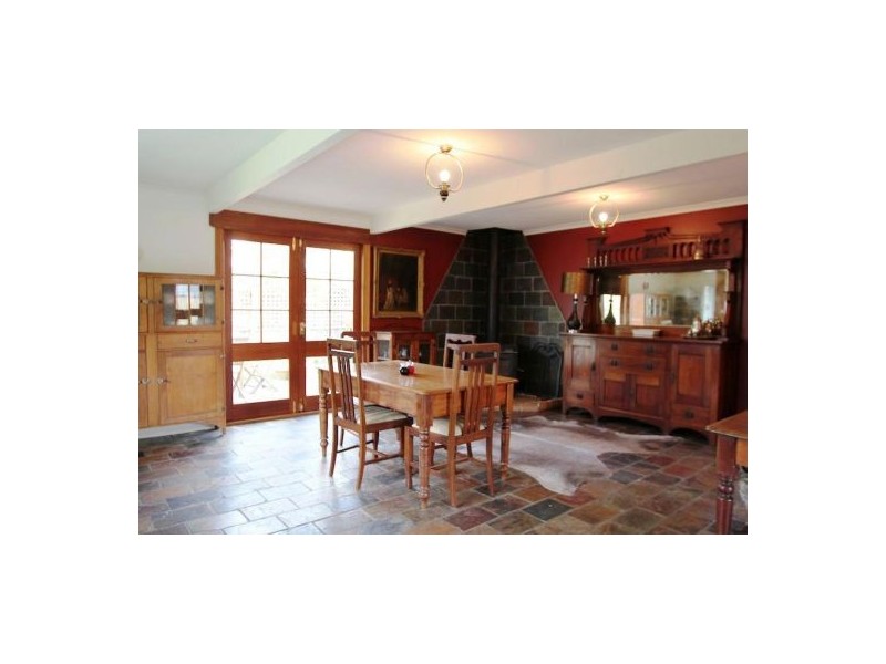 7 South Terrace, Lauderdale TAS 7021