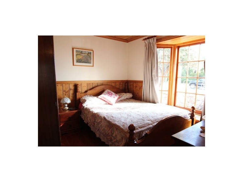 7 South Terrace, Lauderdale TAS 7021