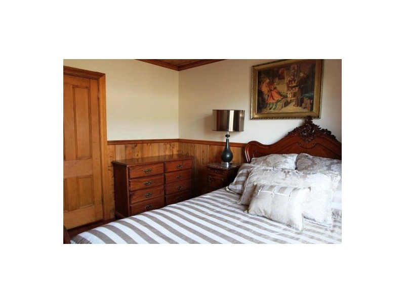 7 South Terrace, Lauderdale TAS 7021