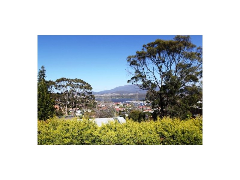3-76 Begonia Street, Lindisfarne TAS 7015