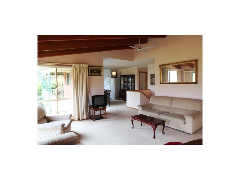 3-76 Begonia Street, Lindisfarne TAS 7015