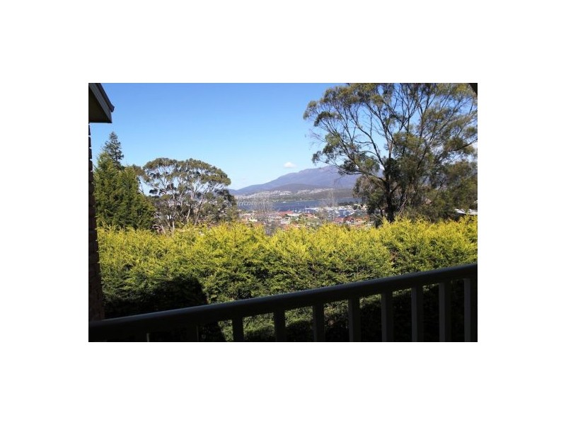 3-76 Begonia Street, Lindisfarne TAS 7015