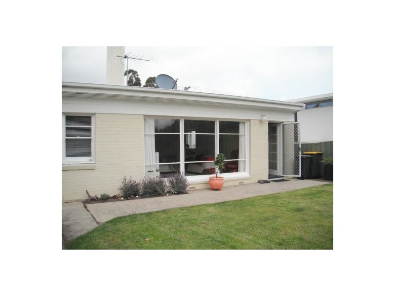 4 Elma Road, Sandy Bay TAS 7005