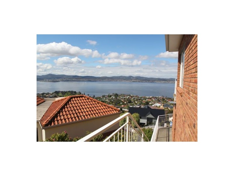 1a Lindeith Avenue, Sandy Bay TAS 7005