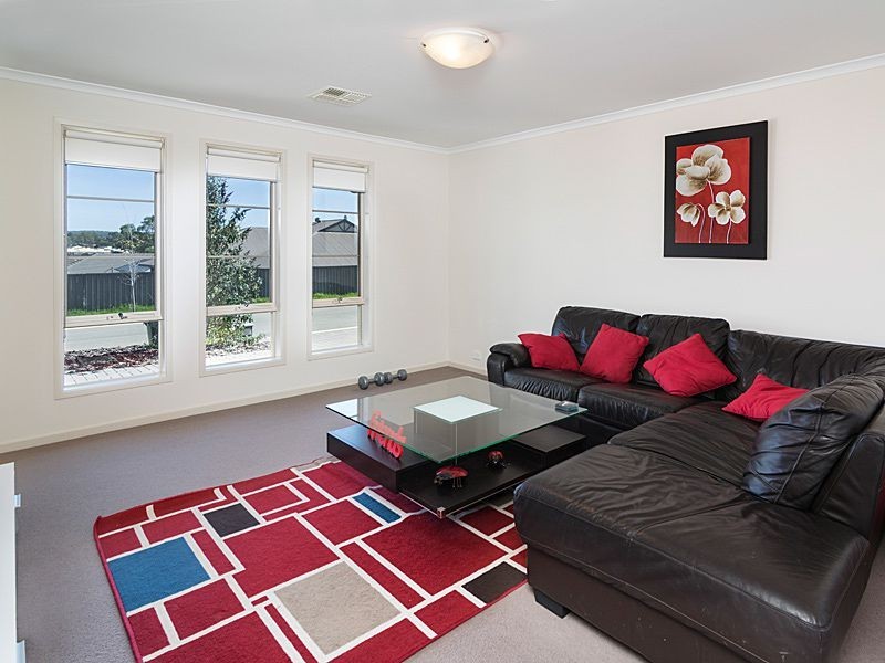 11 Parker Road, Mount Barker SA 5251