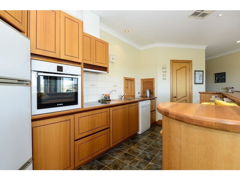 32 Clive Avenue, Encounter Bay SA 5211