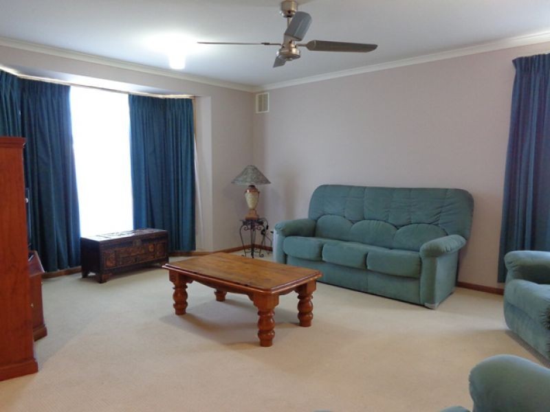 10 Garwood Avenue, Strathalbyn SA 5255