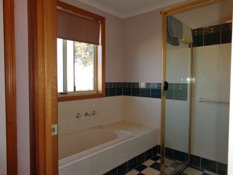 10 Garwood Avenue, Strathalbyn SA 5255